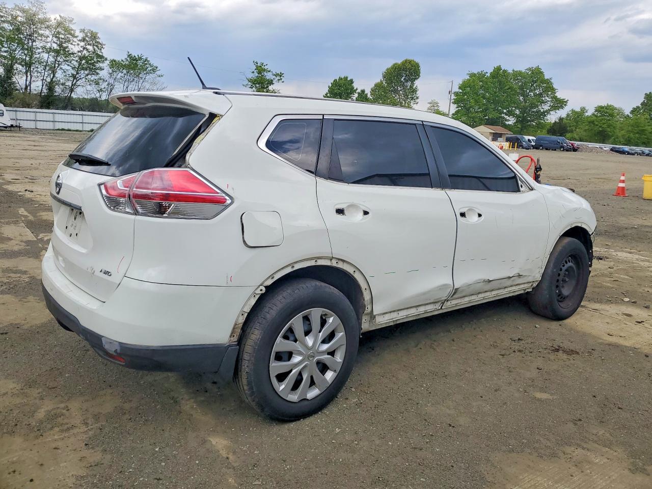 2016 NISS Rogue VIN 5N1AT2MV5GC781874 photo 3