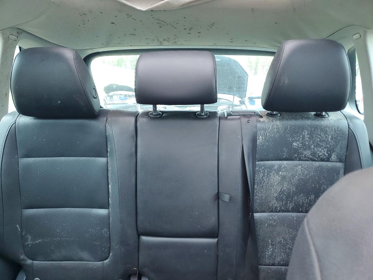 2015 Volkswagen Tiguan VIN WVGBV7AX1FW611316 photo 10