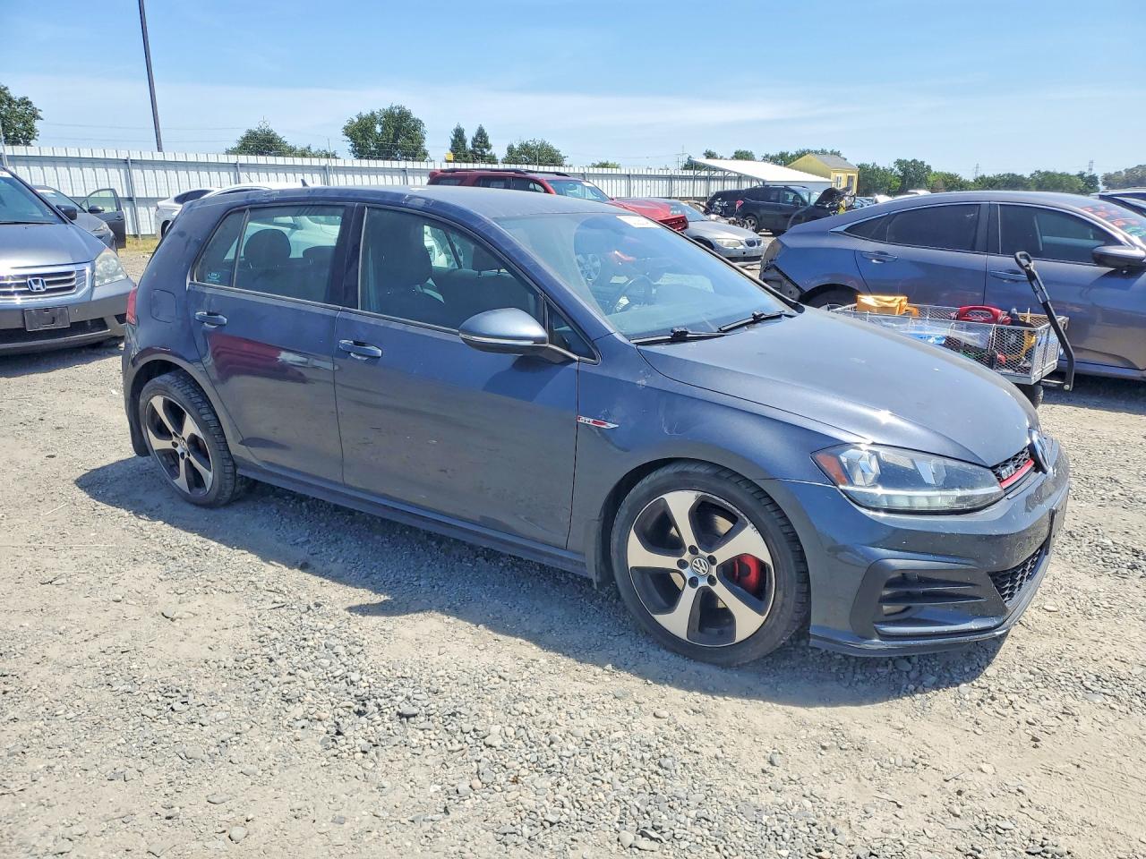 2018 Volkswagen Gti VIN 3VW447AU4JM265189 photo 4