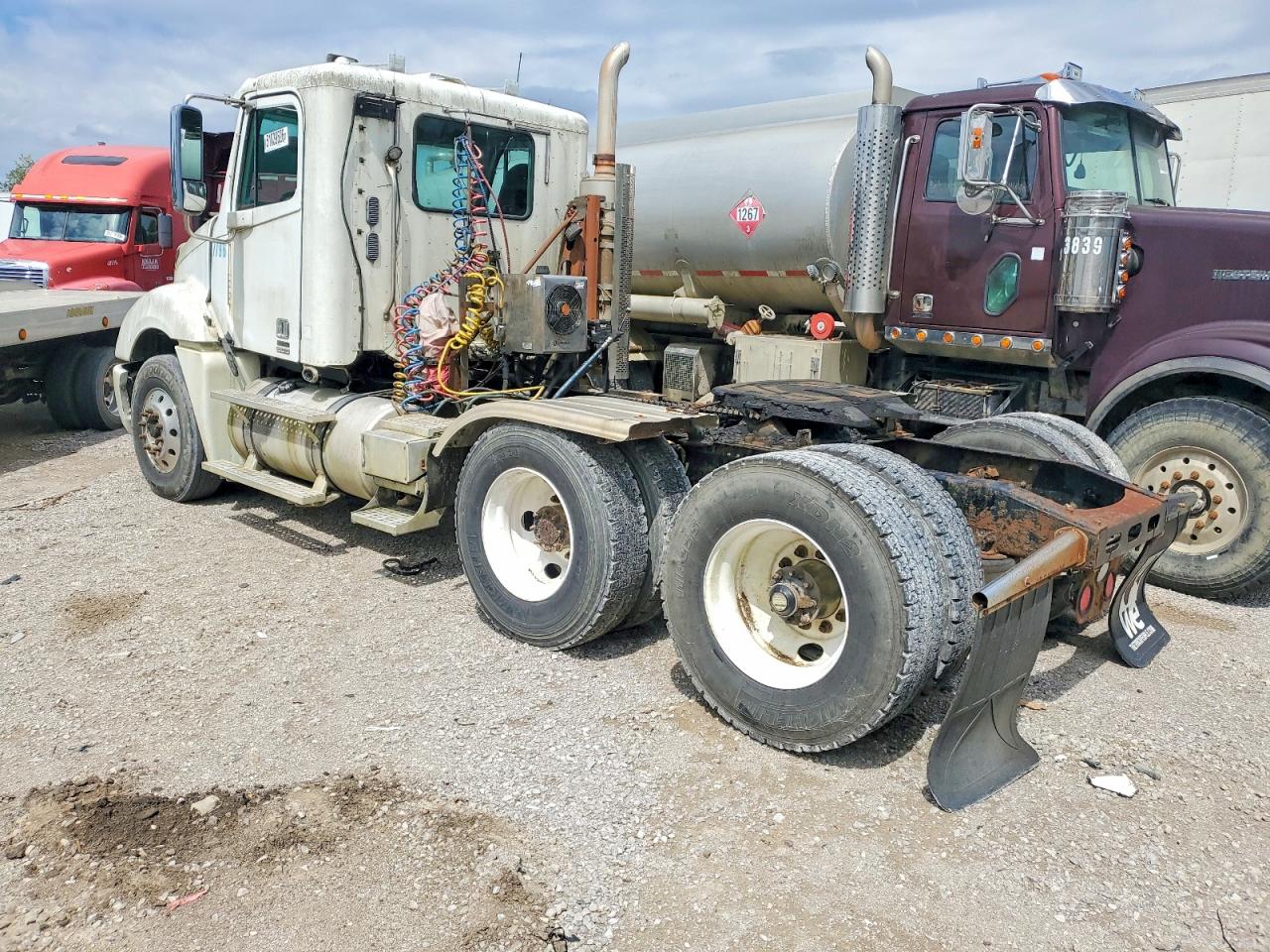 2008 FREIGHTLINER All models VIN 1FUJA6CK88LZ44617 photo 3