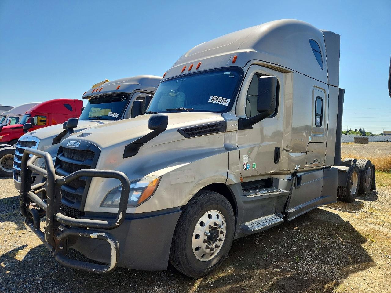 2019 FREIGHTLINER All other VIN 3AKJHHDR5KSKD2026 photo 2