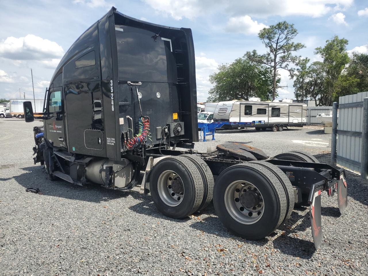 2024 KENWORTH Tractor VIN 1XKYD49X6RJ325312 photo 3