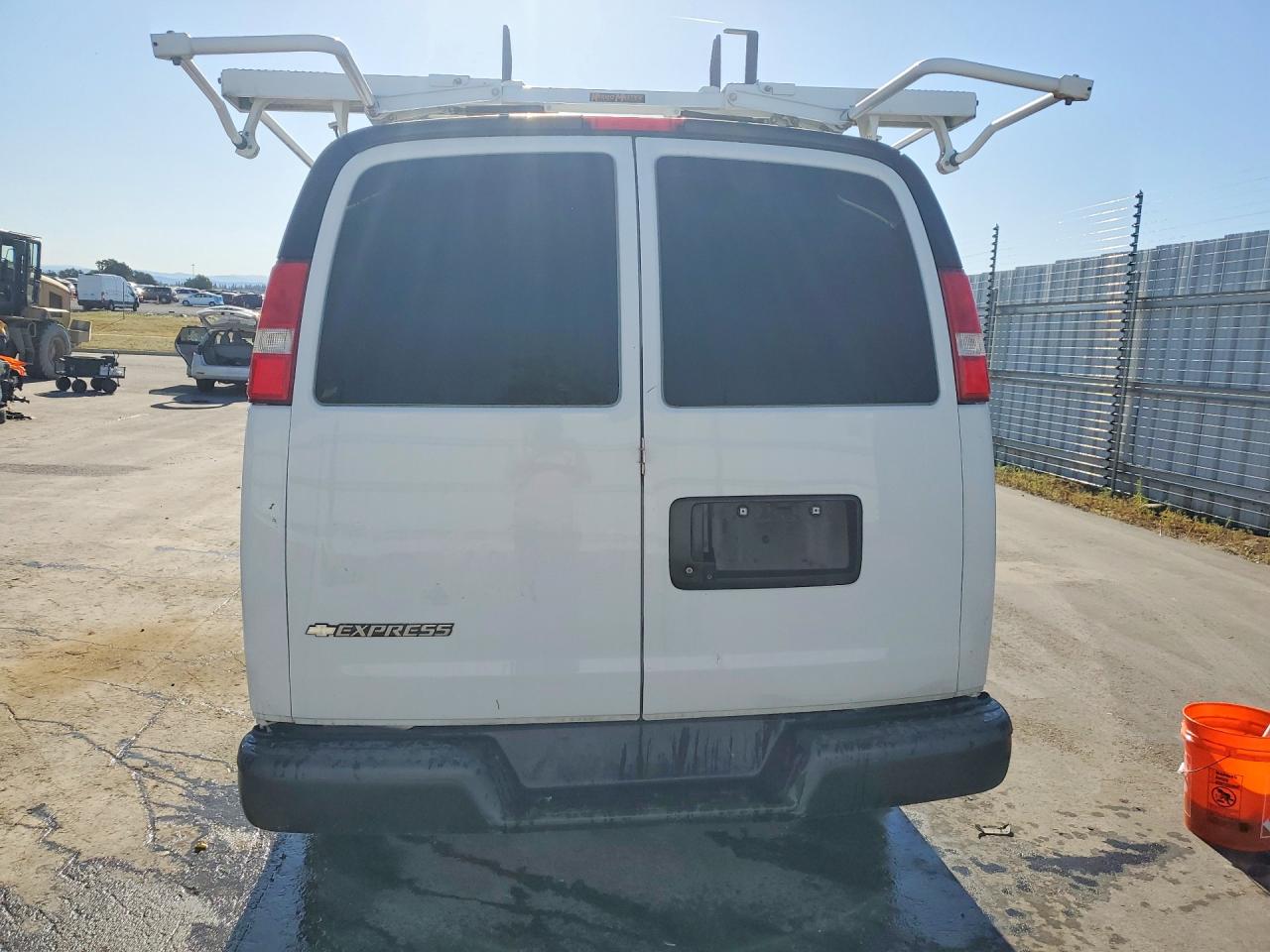 2020 CHEV Express VIN 1GCWGAFP7L1185758 photo 6