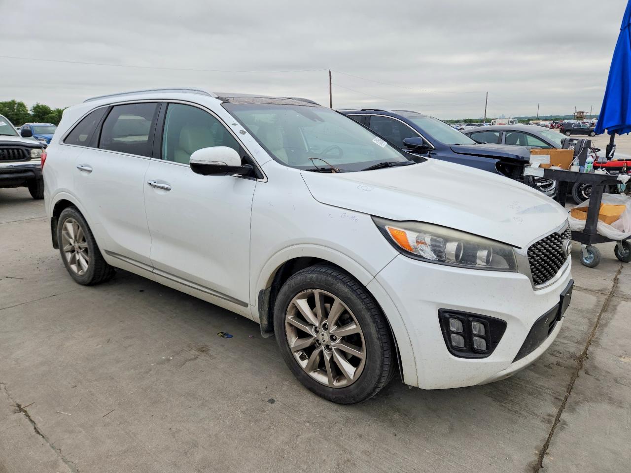 2017 Kia Sorento VIN 5XYPK4A50HG309550 photo 4
