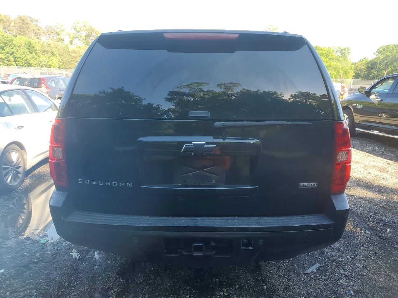 2007 Chevrolet Suburban VIN 3GNFK16307G109275 photo 6