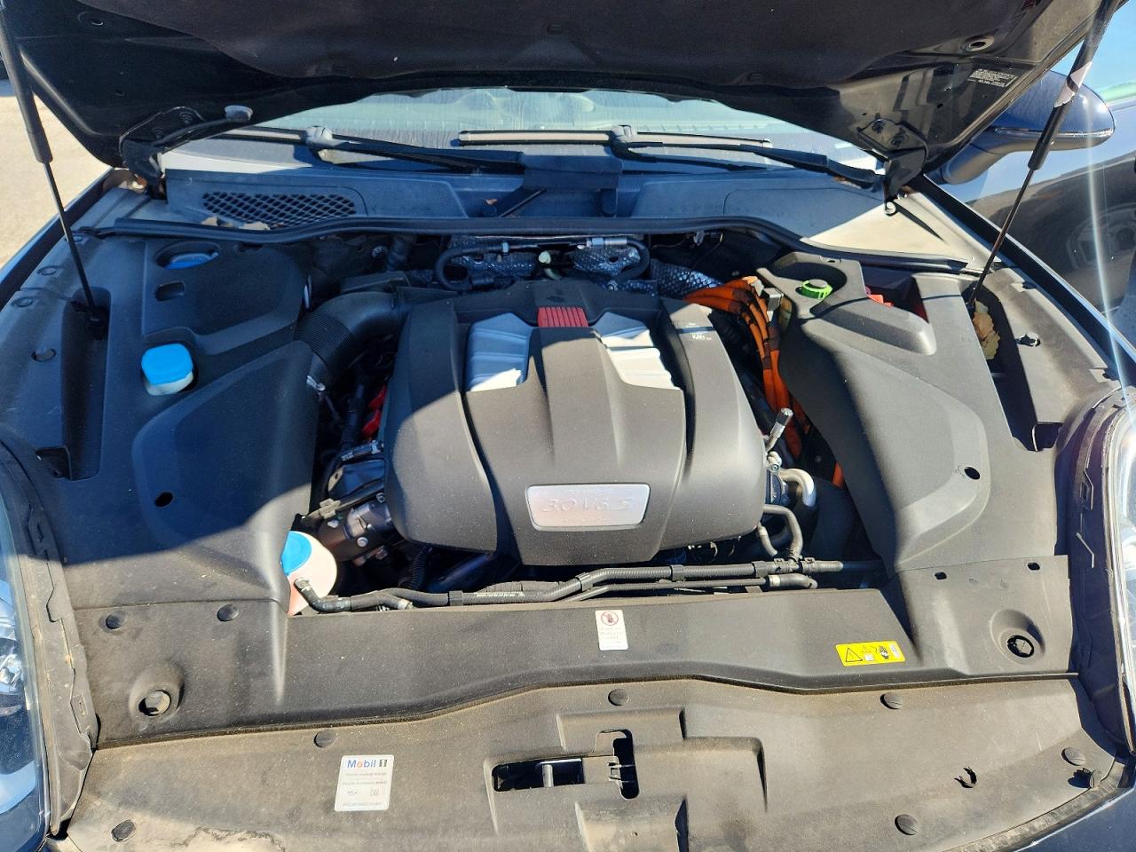 2017 Porsche Cayenne VIN WP1AE2A20HLA75579 photo 12