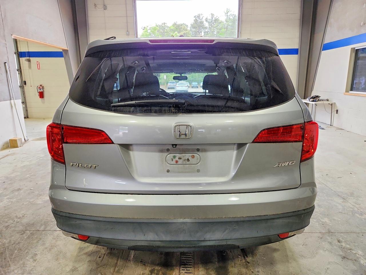 2016 Honda Pilot VIN 5FNYF6H56GB016073 photo 6