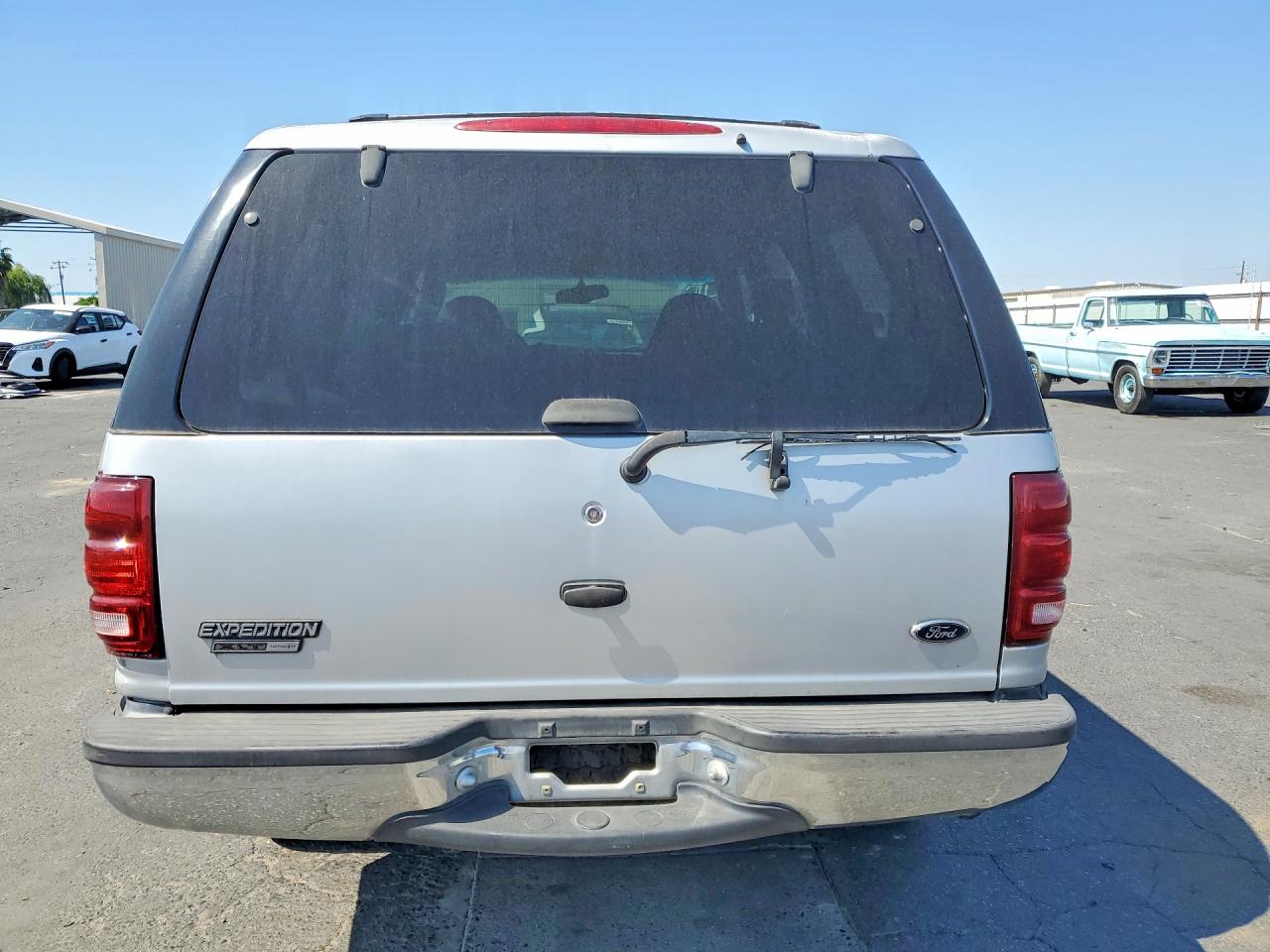 2001 Ford Expedition VIN 1FMRU15W41LA02876 photo 6