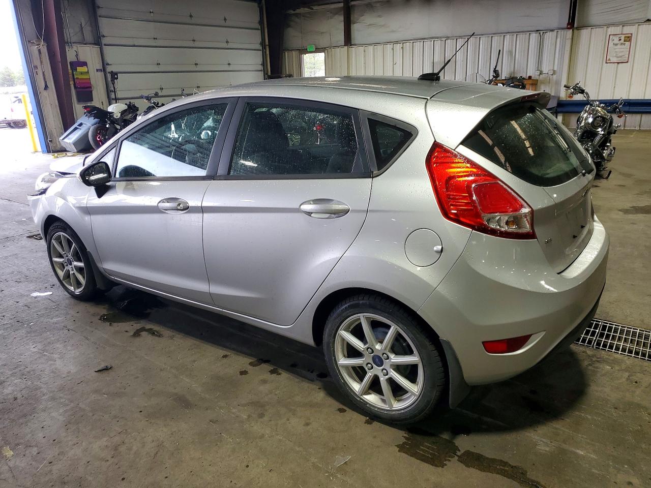 2015 Ford Fiesta VIN 3FADP4EJ4FM167446 photo 2