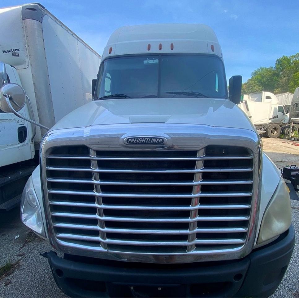 2018 FREIGHTLINER All other VIN 1FUJGLDR7JLKA8701 photo 6