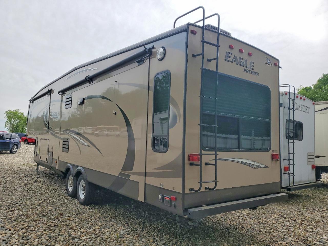 2013 JAYCO All models VIN 1UJCJ0BU6D1LU0201 photo 3