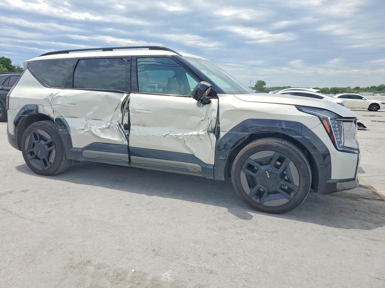2024 Kia All other VIN KNDAEFS54R6022899 photo 4