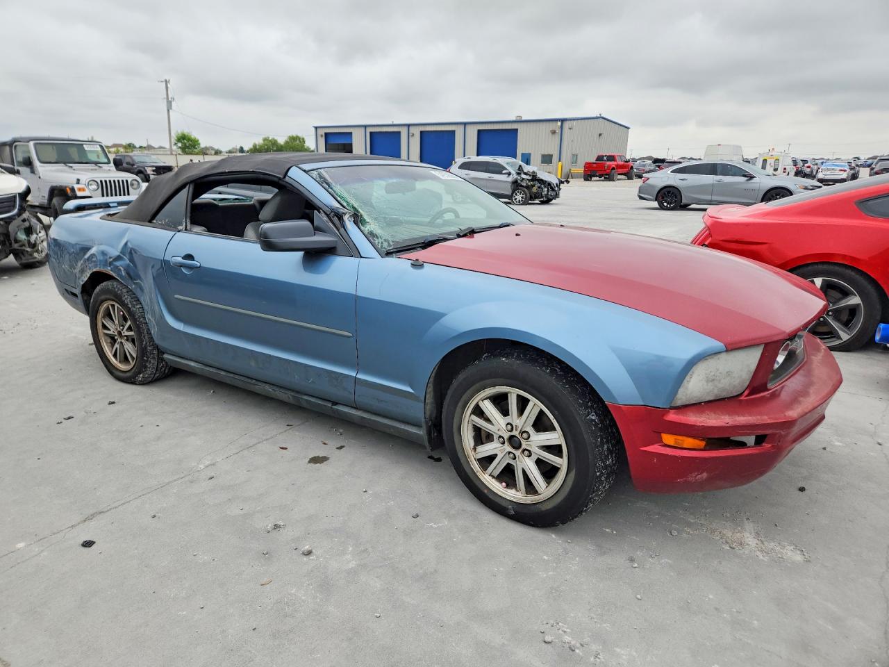 2007 Ford Mustang VIN 1ZVFT84N375273319 photo 4