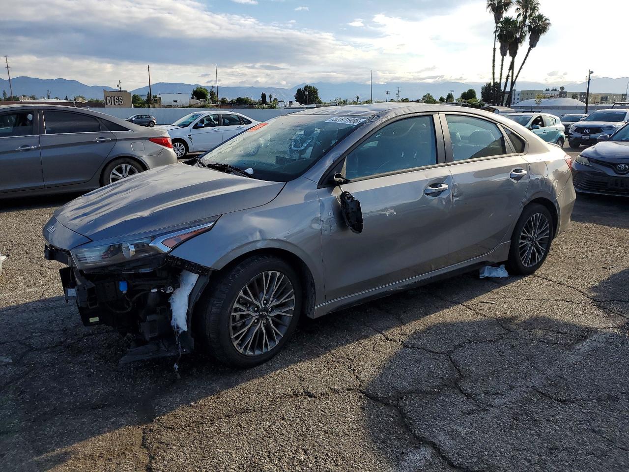 2023 Kia Forte VIN 3KPF54AD7PE554996 photo 1