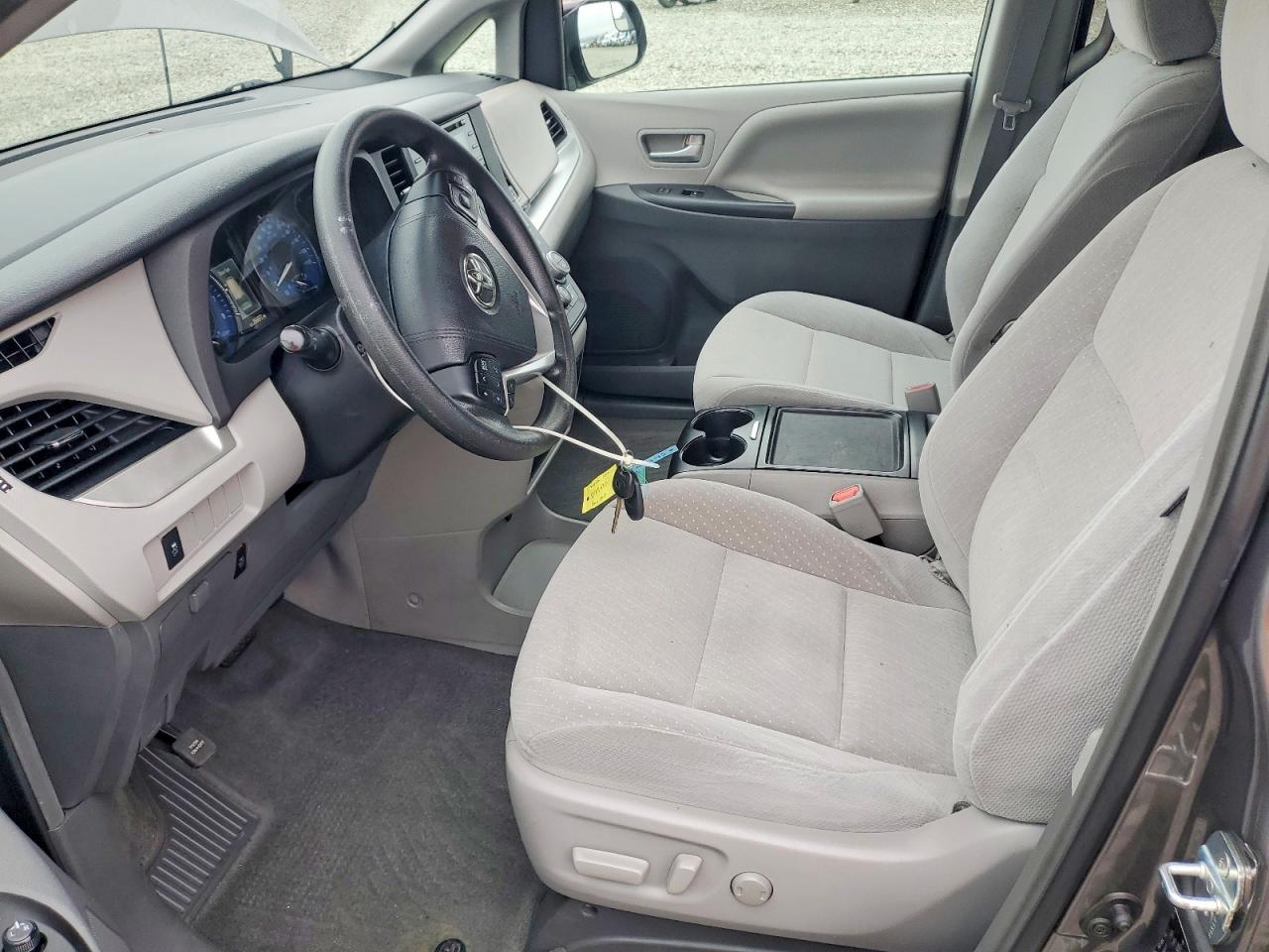 2018 TOYOTA Sienna VIN 5TDKZ3DC9JS949839 photo 7