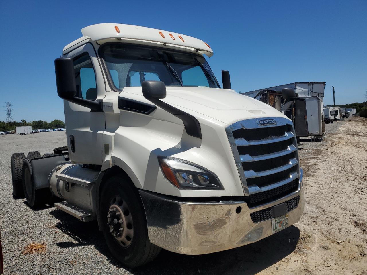 2020 FREIGHTLINER All other VIN 1FUJHTDVXLLLU7741 photo 1
