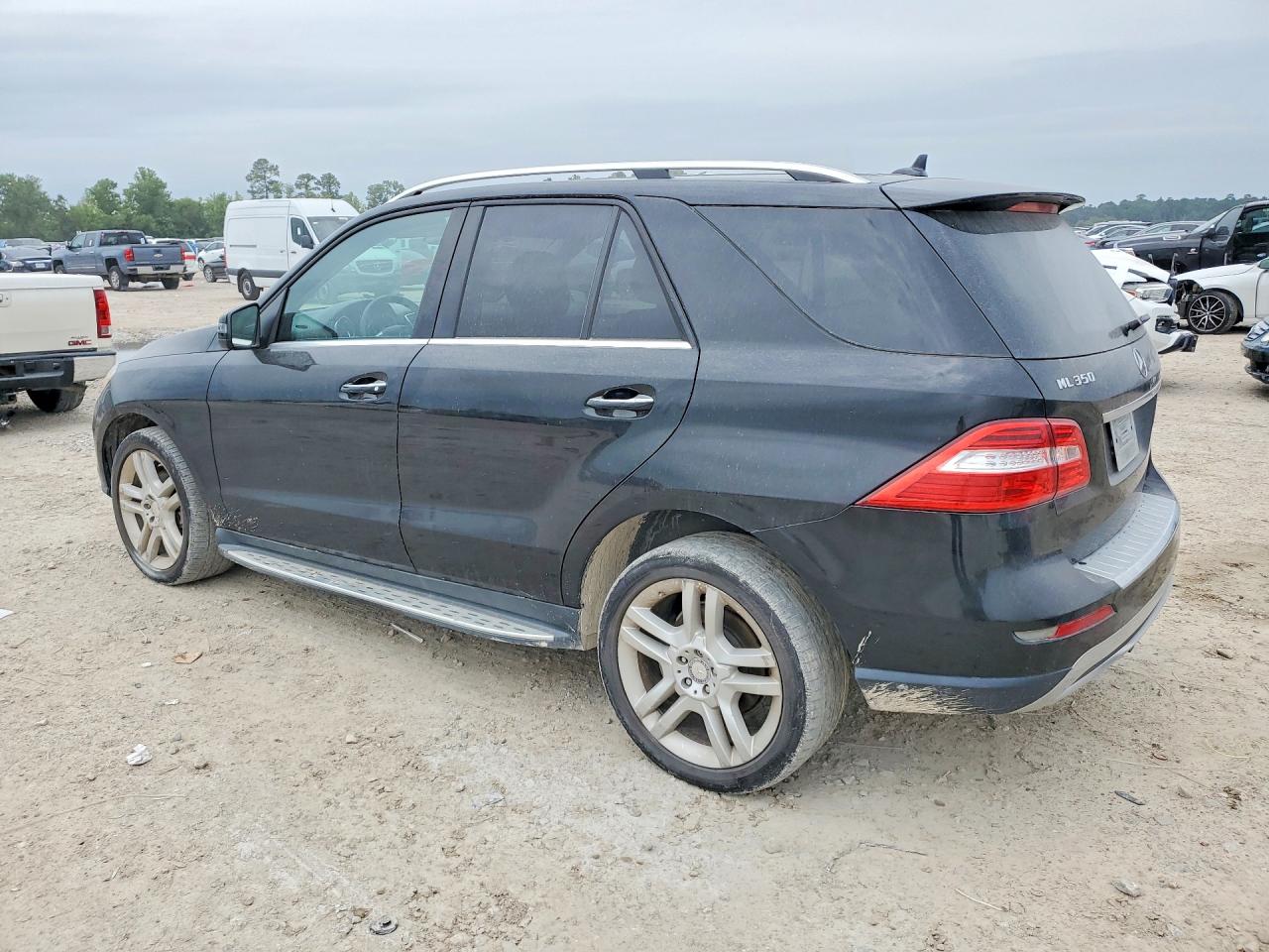 2014 Mercedes-Benz M-class VIN 4JGDA5JB9EA424687 photo 2