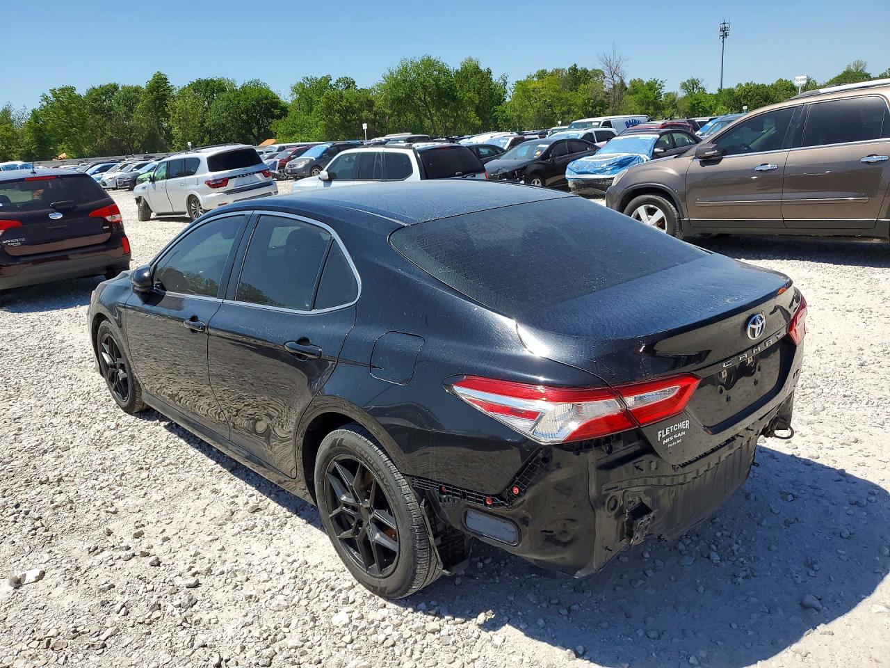 2018 Toyota Camry VIN 4T1B11HK6JU049422 photo 2
