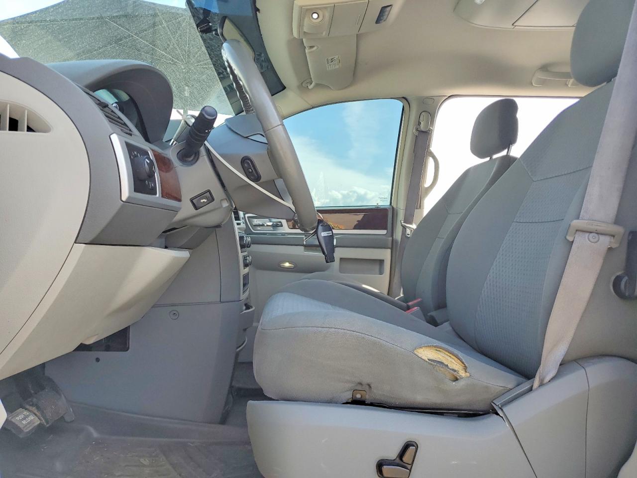 2010 Chrysler Minivan VIN 2A4RR5D1XAR346247 photo 7