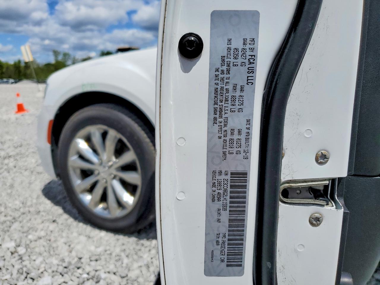 2020 Chrysler 300 VIN 2C3CCARG2LH115939 photo 12