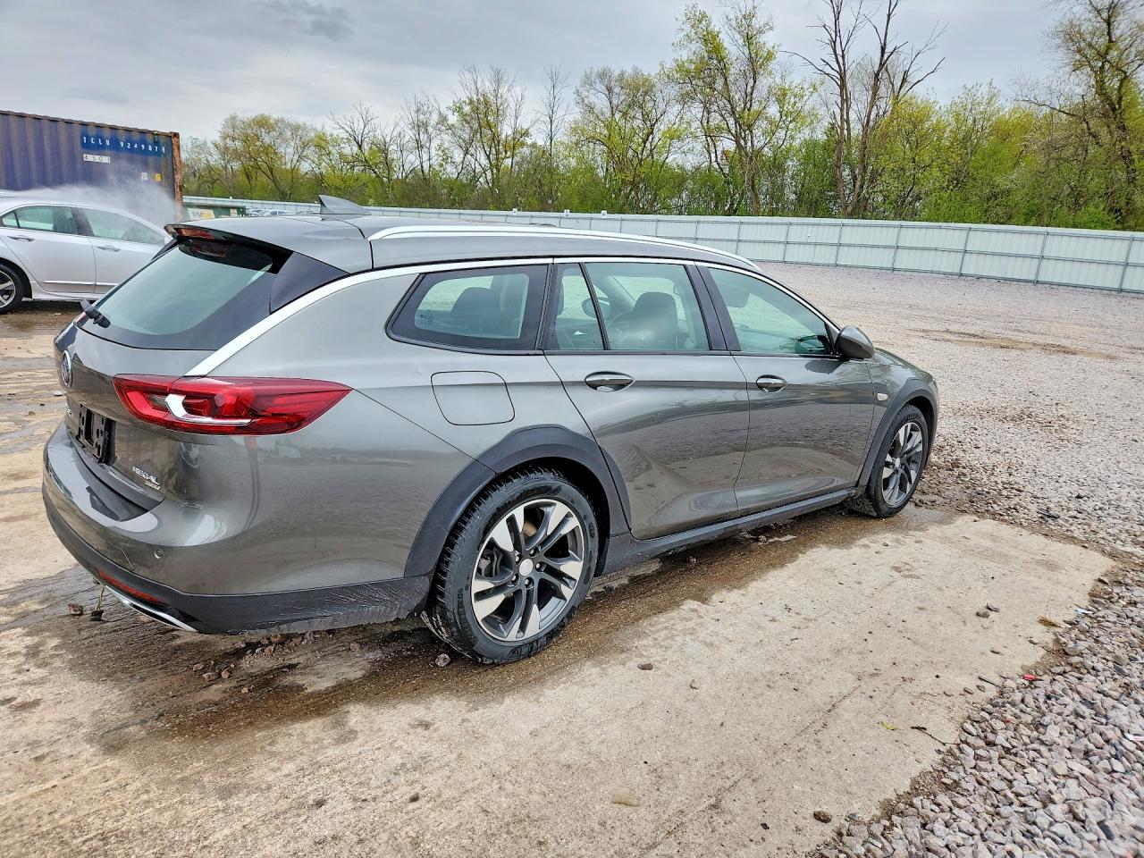 2018 Buick Regal VIN W04GV8SX5J1168974 photo 3