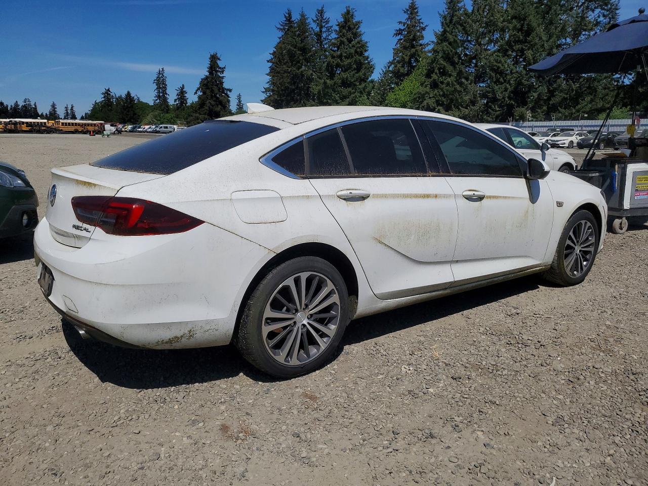 2018 Buick Regal VIN W04GM6SX7J1124885 photo 3