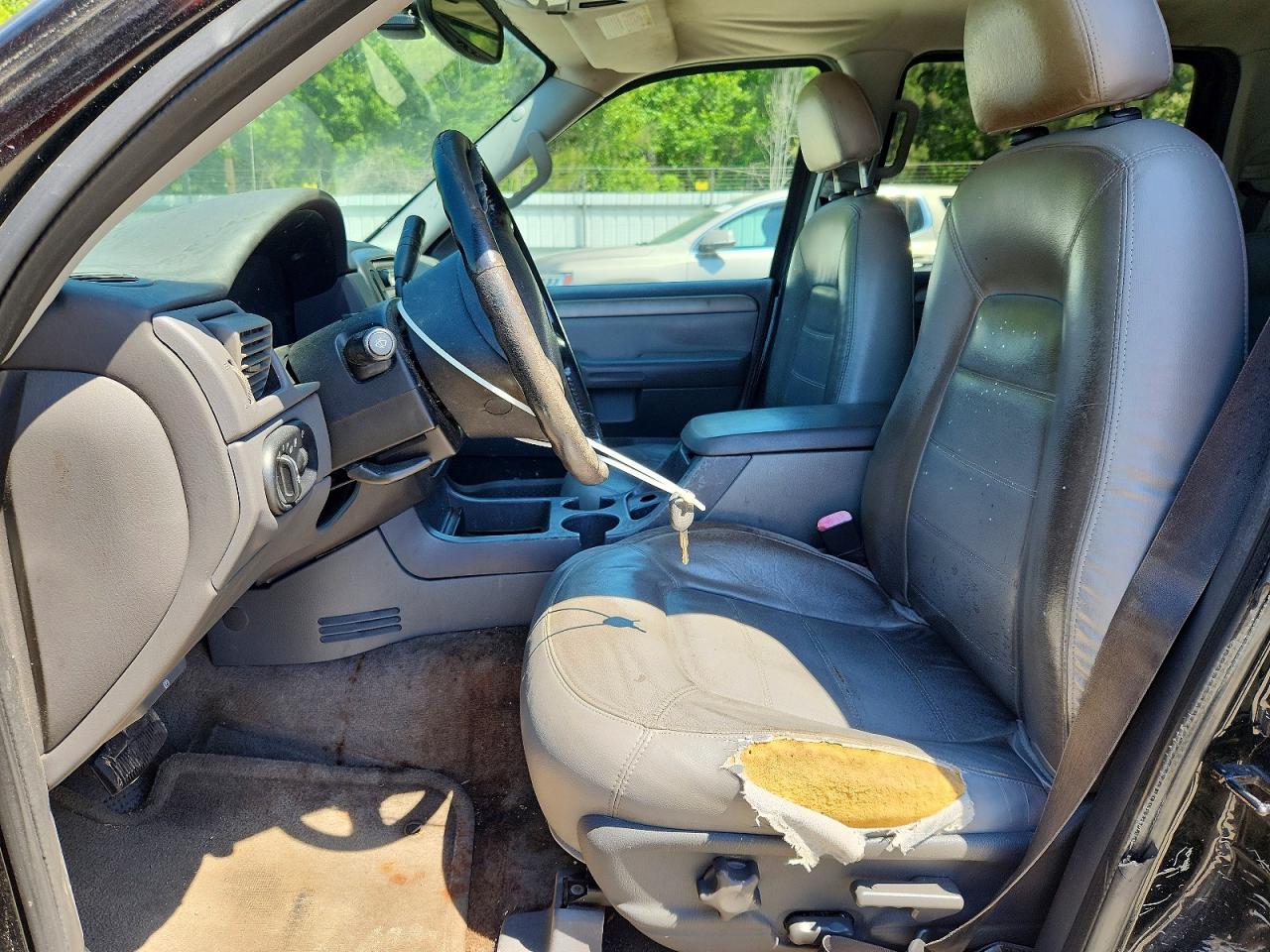 2004 Ford Explorer VIN 1FMZU63K94UB56396 photo 7