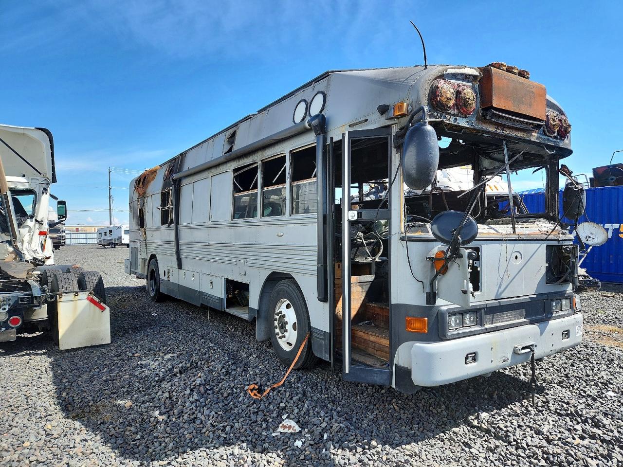 2005 BLUEBIRD All models VIN 1BABKBKA05F227255 photo 1