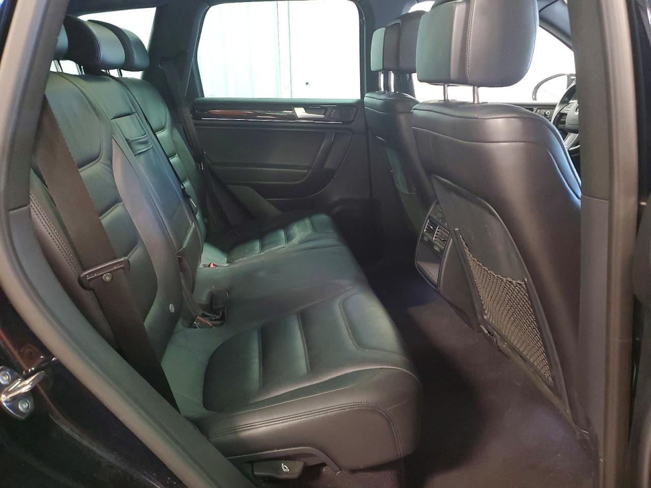 2014 Volkswagen Touareg VIN WVGEP9BP4ED011773 photo 11