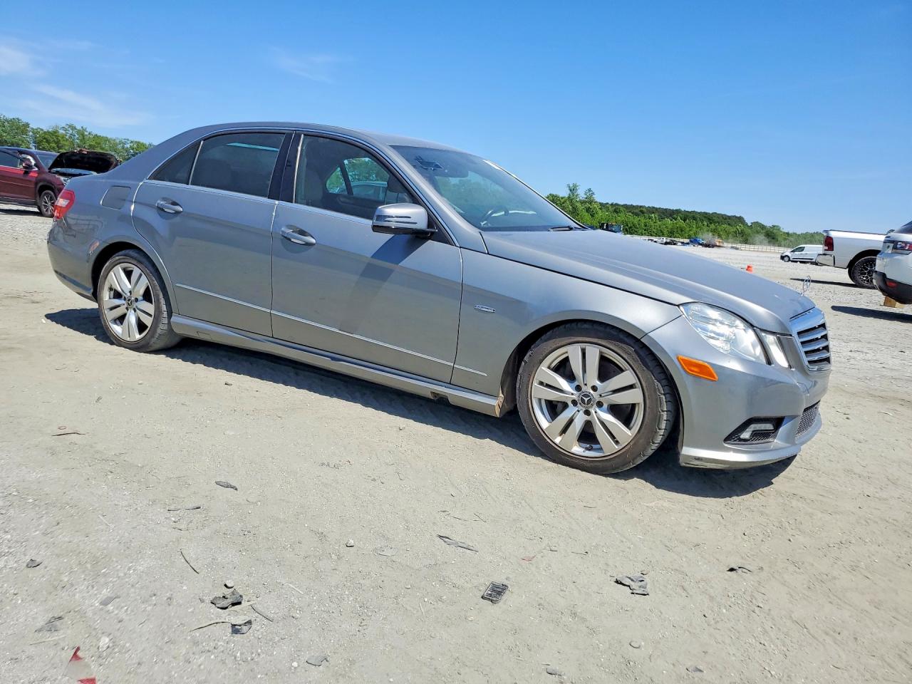 2011 Mercedes-Benz E-class VIN WDDHF2EBXBA451057 photo 4
