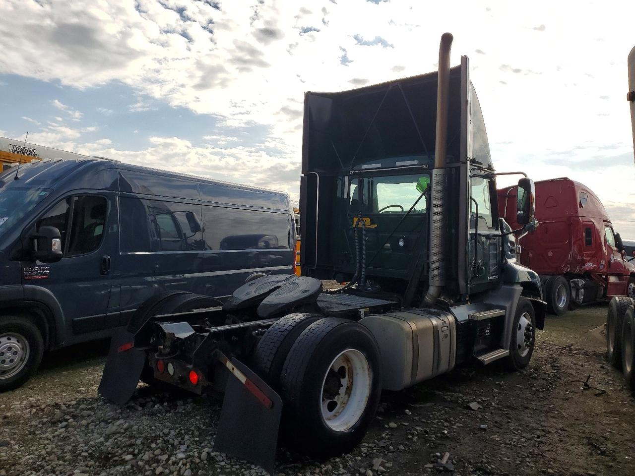 2018 MACK All other VIN 1M1AW01X9JM010552 photo 4
