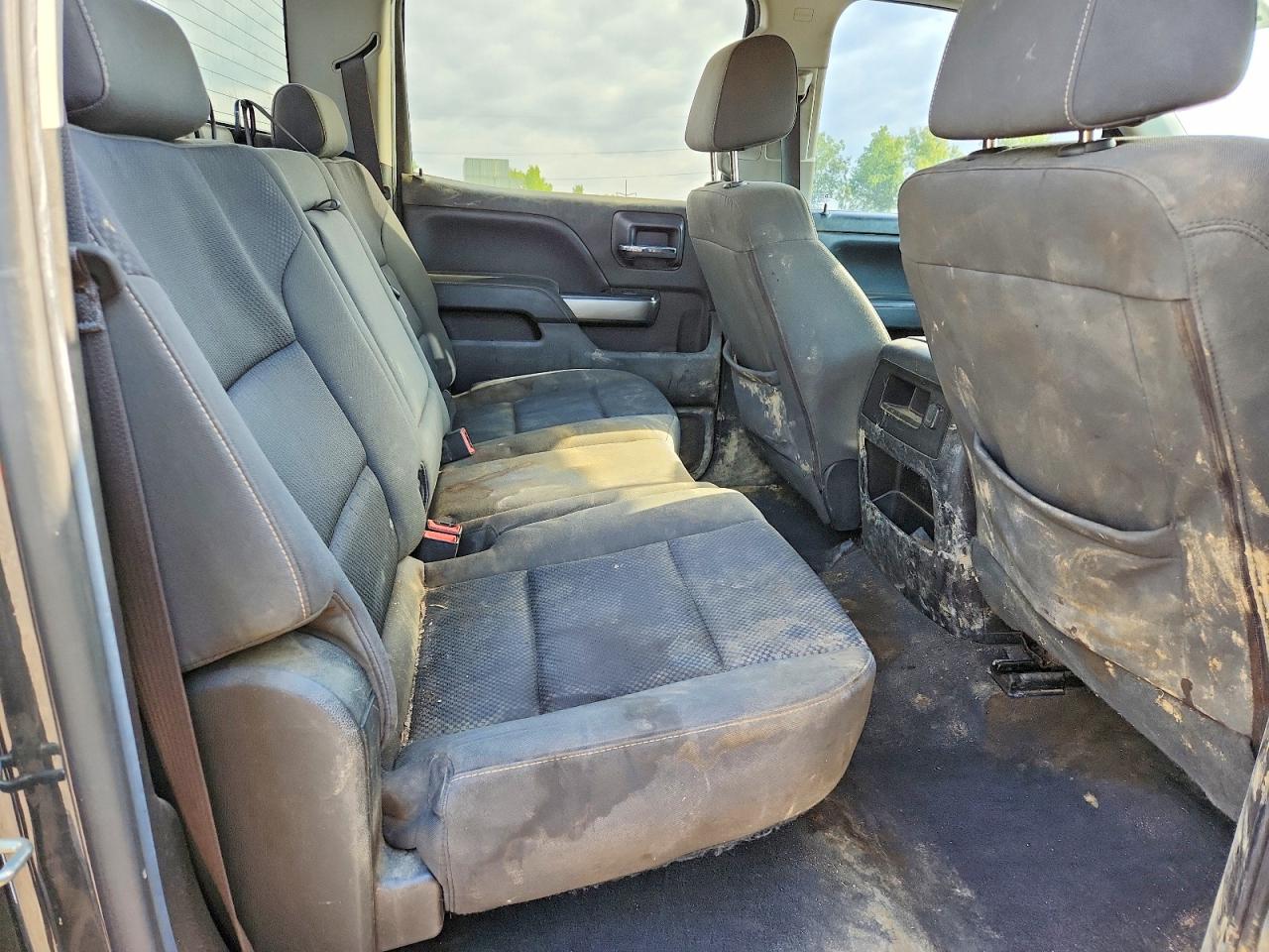 2018 Chevrolet All models VIN 3GCUKREC1JG491159 photo 10