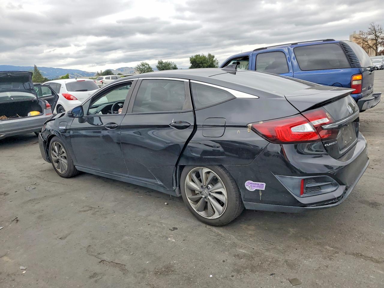 2019 HONDA Clarity VIN JHMZC5F34KC003755 photo 2