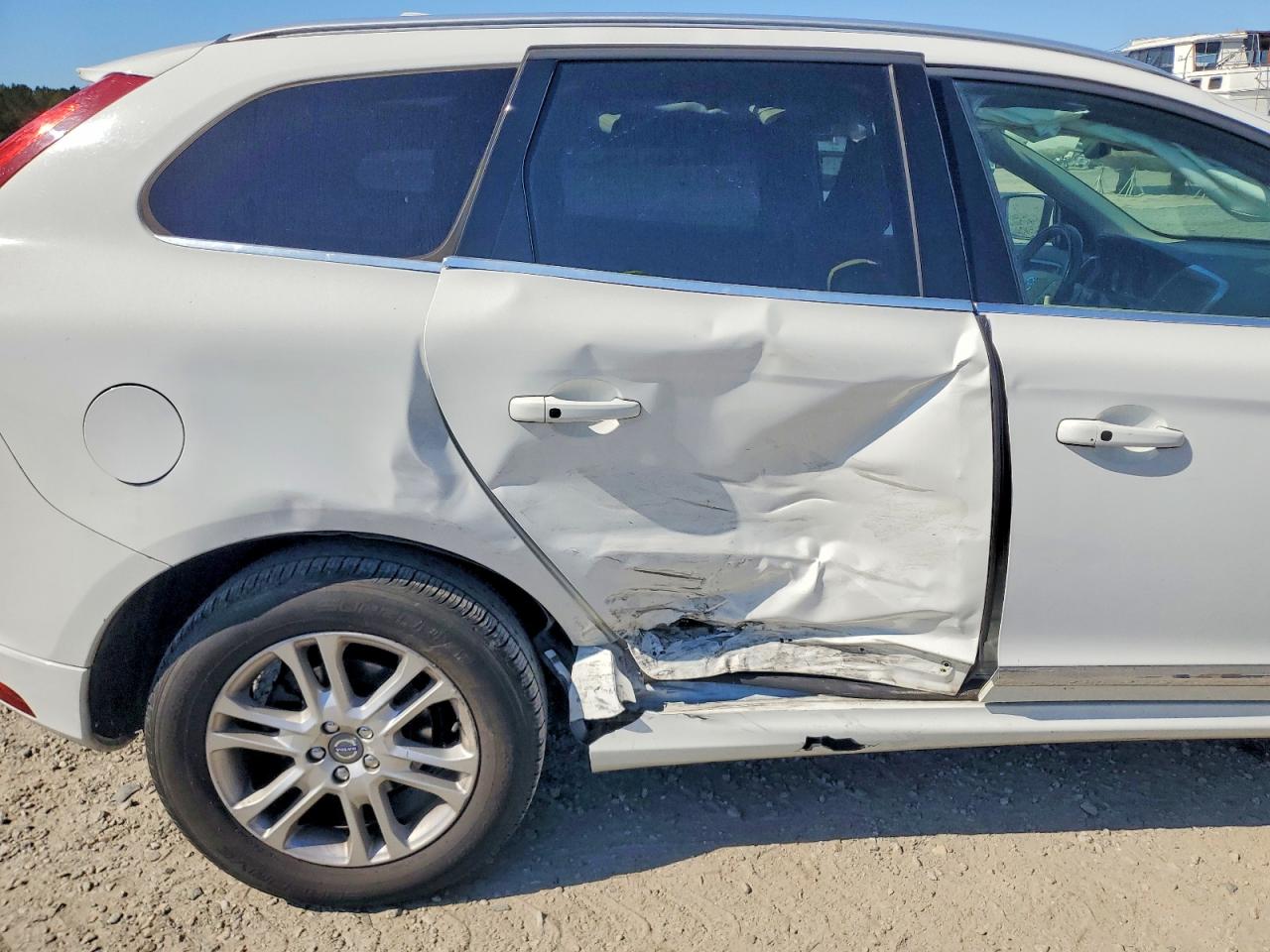 2016 Volvo Xc60 VIN YV440MDK8G2844187 photo 11