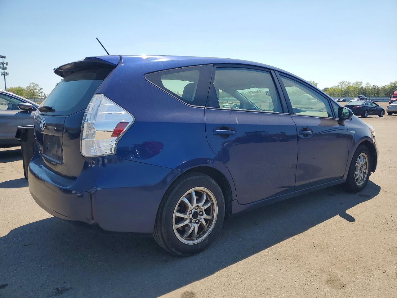 2012 Toyota Prius v tw VIN JTDZN3EU0C3141224 photo 3