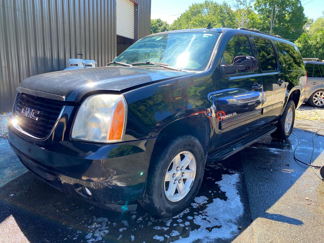 2013 GMC Yukon VIN 1GKS2KE79DR128926 photo 2