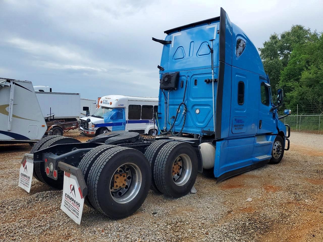 2023 FREIGHTLINER All other VIN 3AKJHHDR2PSUG8284 photo 4