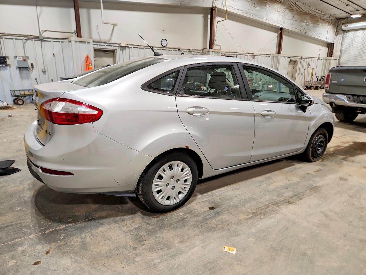 2018 Ford Fiesta VIN 3FADP4AJ8JM134156 photo 3