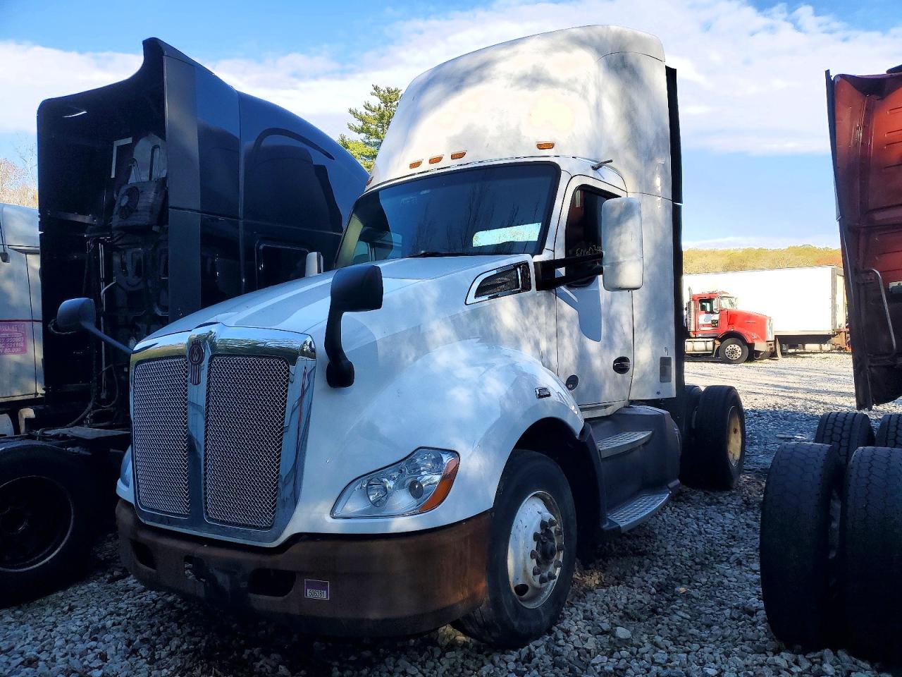2016 KENWORTH All other VIN 1XKYA48X5GJ496687 photo 2