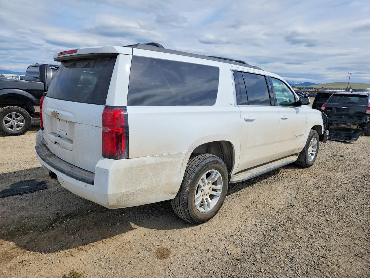 2020 Chevrolet Suburban VIN 1GNSKHKC6LR169195 photo 3