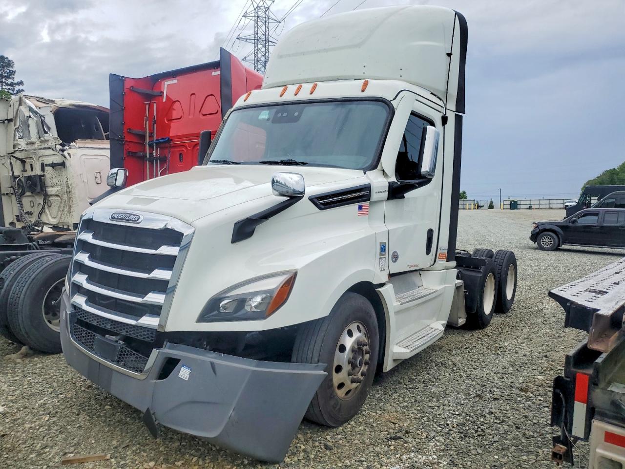 2021 FREIGHTLINER All other VIN 3AKJHLDV3MSMX5485 photo 2