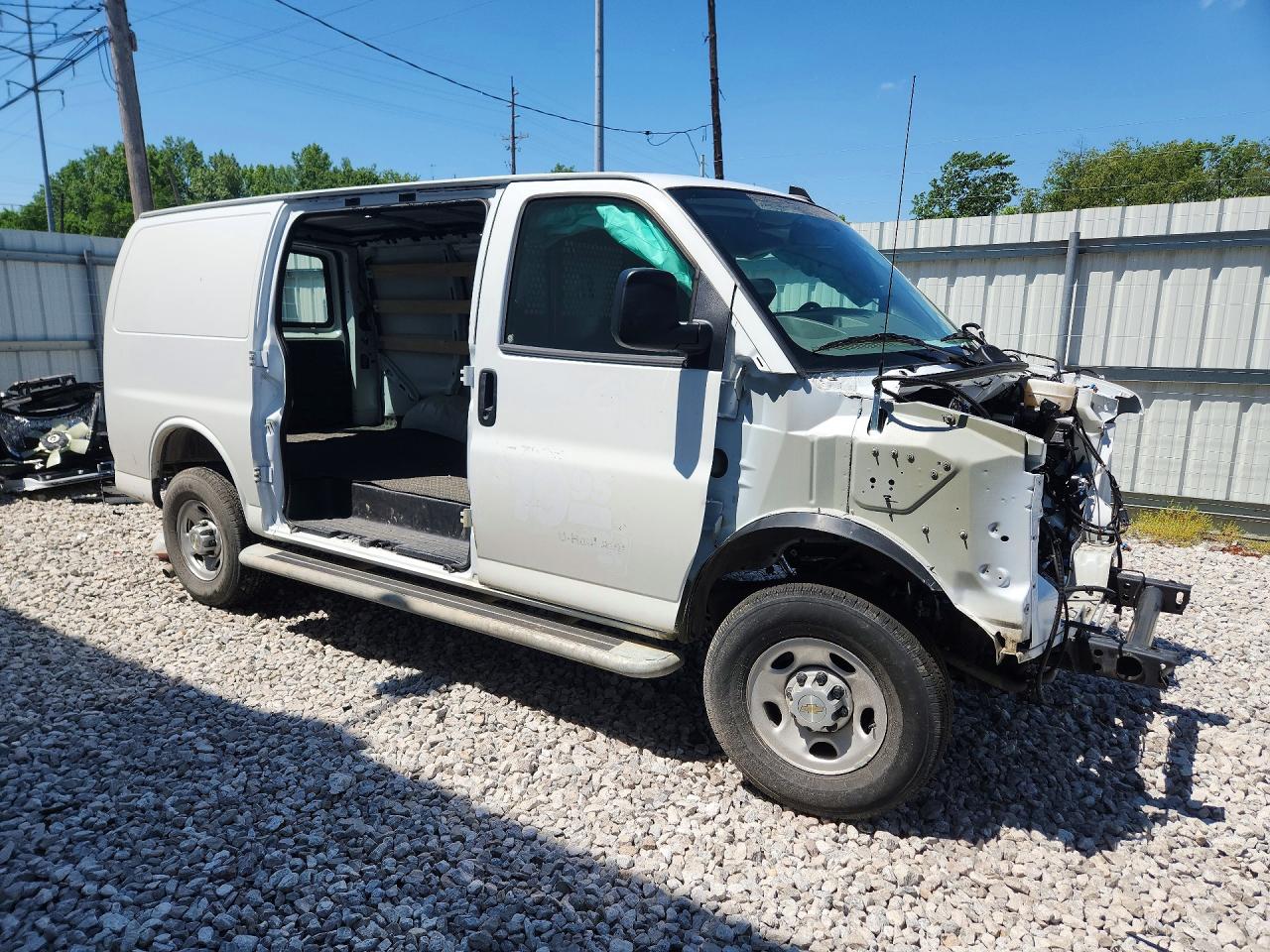 2025 CHEVROLET Express VIN 1GCWGAFP4S1250922 photo 4
