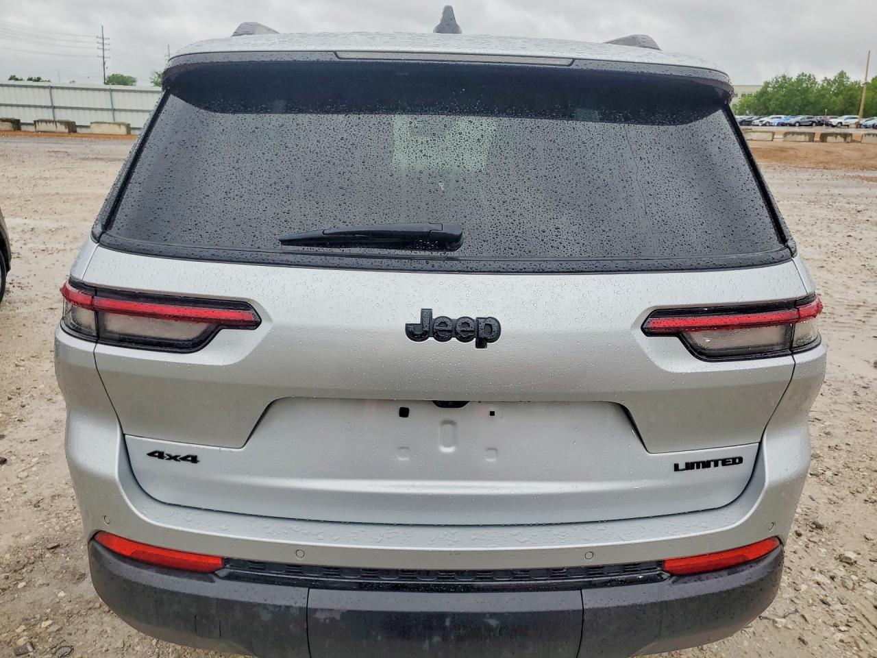 2025 Jeep Cherokee VIN 1C4RJKBG1S8654844 photo 6