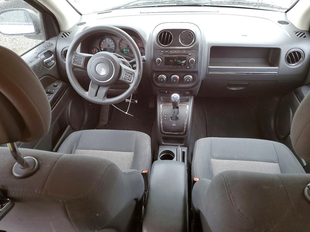 2011 Jeep Compass VIN 1J4NT1FA4BD215762 photo 8