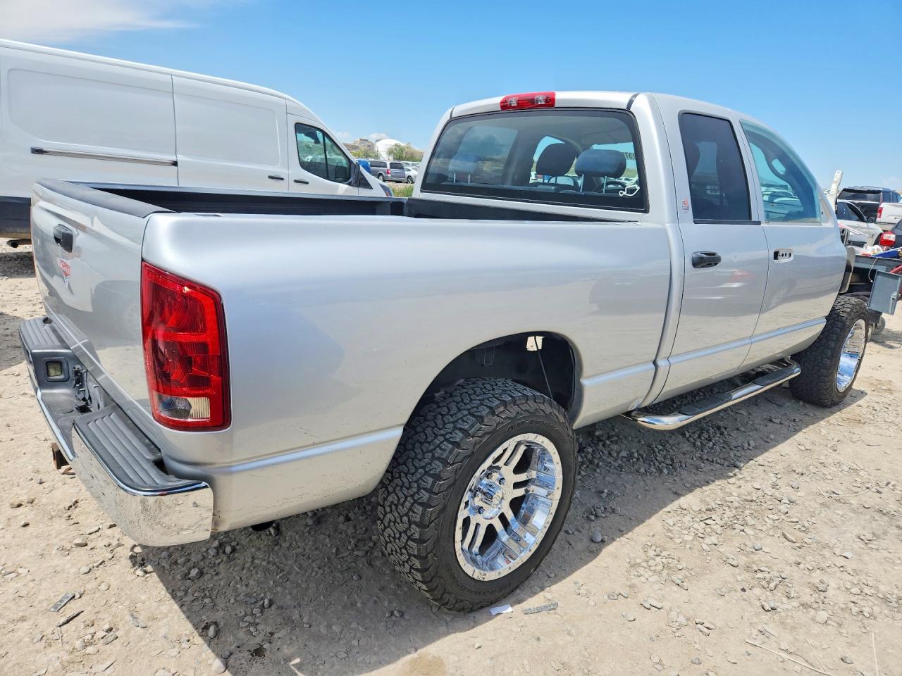 2004 DODGE Ram 1500 VIN 1D7HU18DX4S669901 photo 3