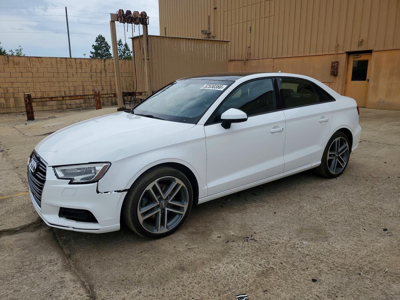 2018 Audi A3 VIN WAUAUGFF4J1072633 photo 1