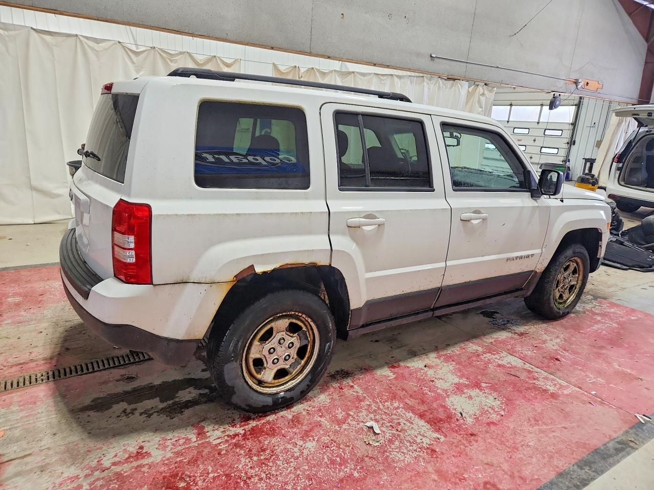 2016 JEEP Patriot VIN 1C4NJRBB2GD668925 photo 3