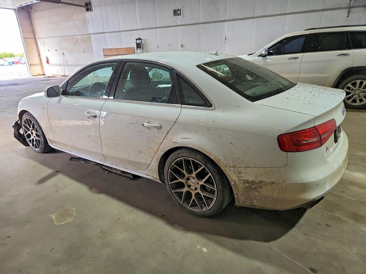 2016 AUDI A4 VIN WAUFFAFL6GN017573 photo 2