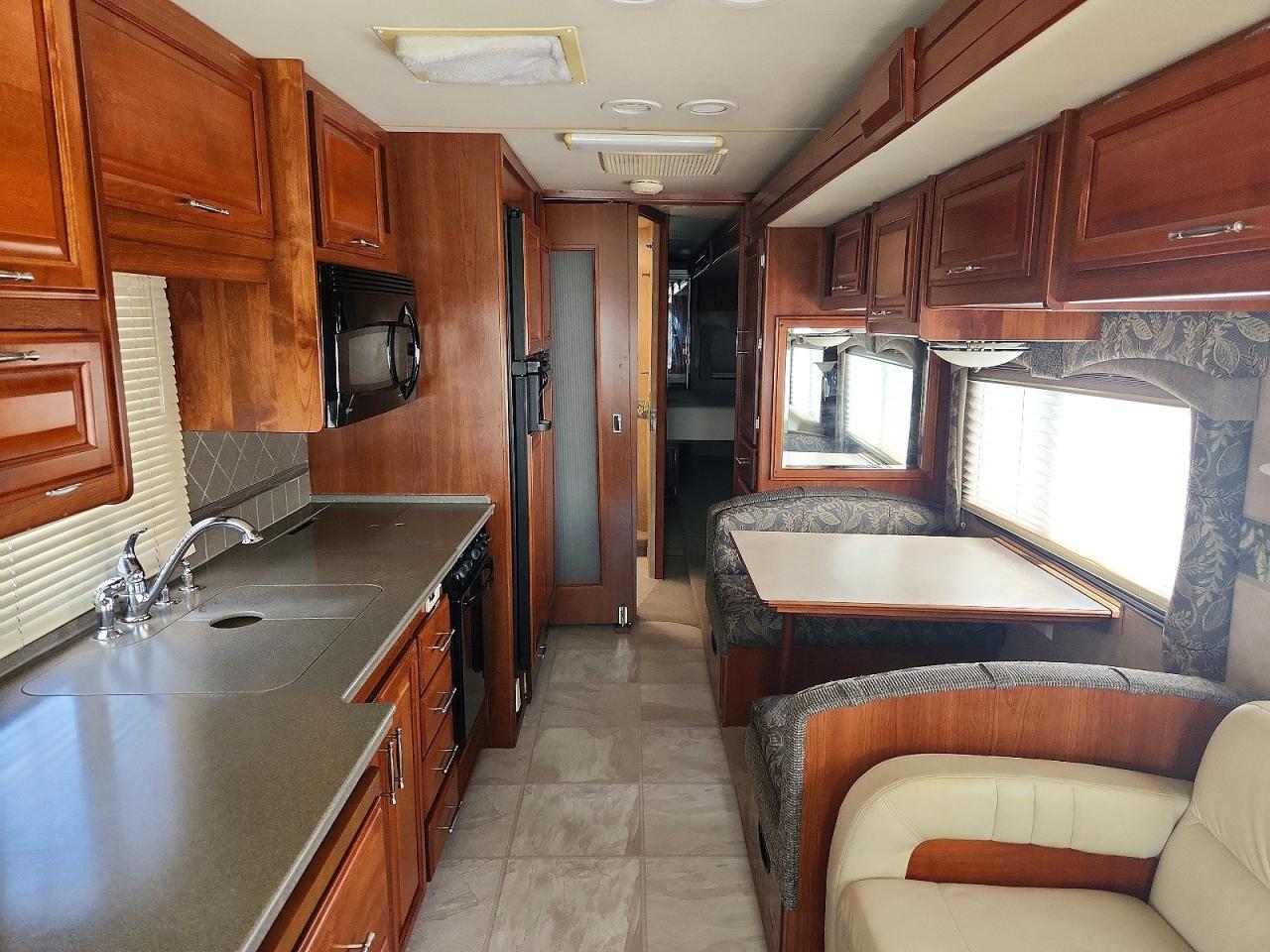 2007 FLEETWOOD All models VIN 4UZACJDCX7CY60417 photo 6