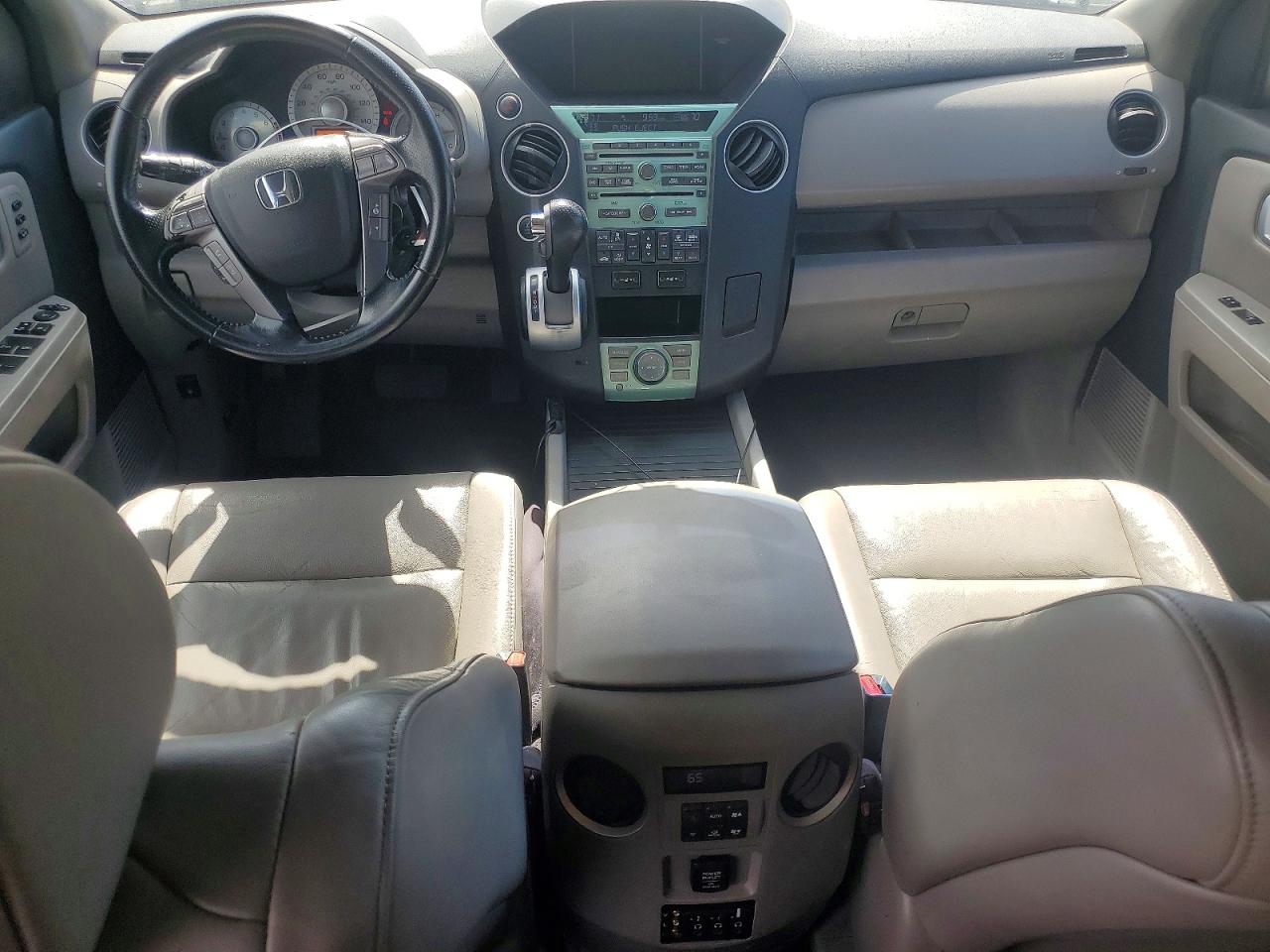 2010 Honda Pilot VIN 5FNYF4H97AB030692 photo 8